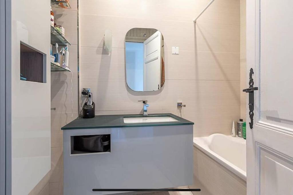 Ferienwohnung Exceptionnel 3 Pieces Art Deco En Dernier Etage Avec Garage Prive Centre Biarritz Exterior foto